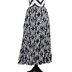 NWT Chico's Sz 0 Black White Pull-On 100% Silk Midi Broom Skirt